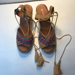 Women Wedges Embroidered Size 8.5